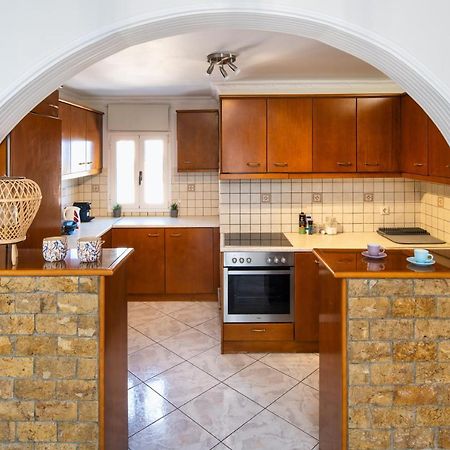 Modern 2 Bed Apartment In Downtown Of Fira エクステリア 写真